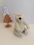 peluche en laine ours blonc