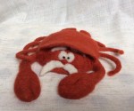 peluche crab en laine feutree