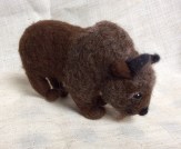 peluche bison en laine feutree