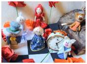 finger puppets Alice