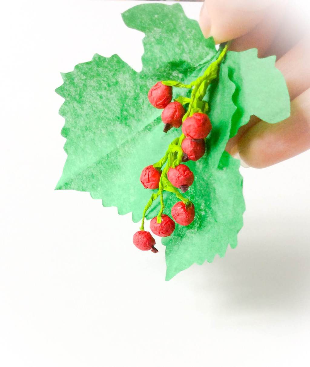DIY groseille en papier. Make the paper&nbsp;redcurrant.